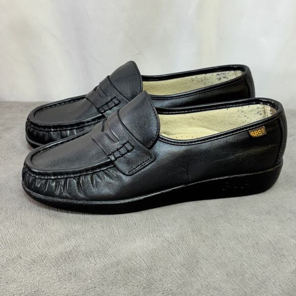 SAS Women's Classic Slip On Comfort Loafer Size US 7M Black Preowned No Box - Picture 1 of 9